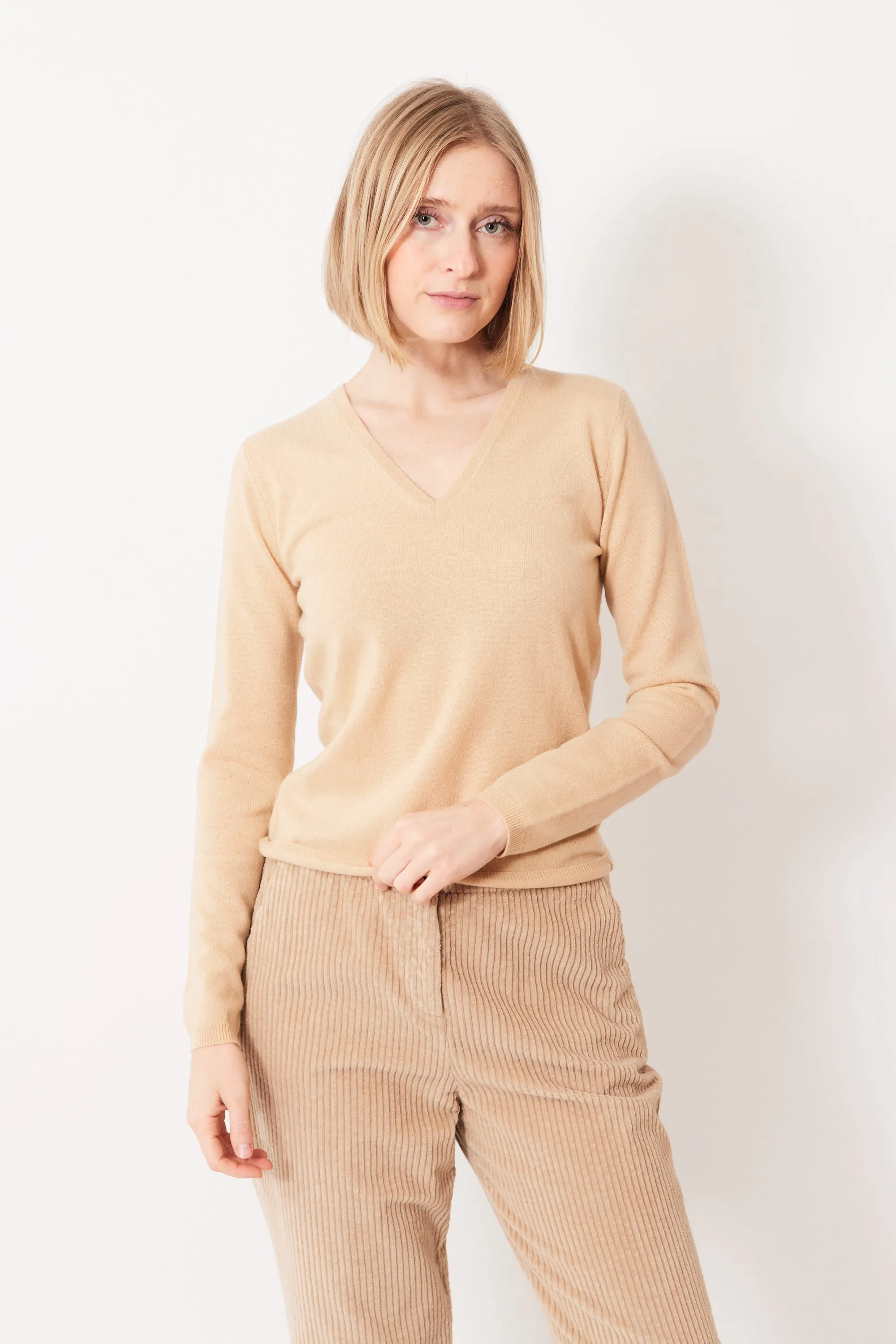 Allude Finer Cashmere Deeper V Sweater