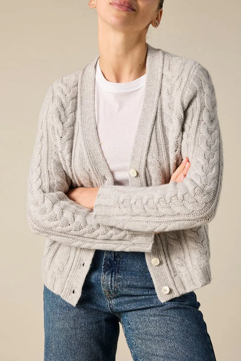 Cashmere Elouise Cable knit Cardigan in Pale Marle Grey