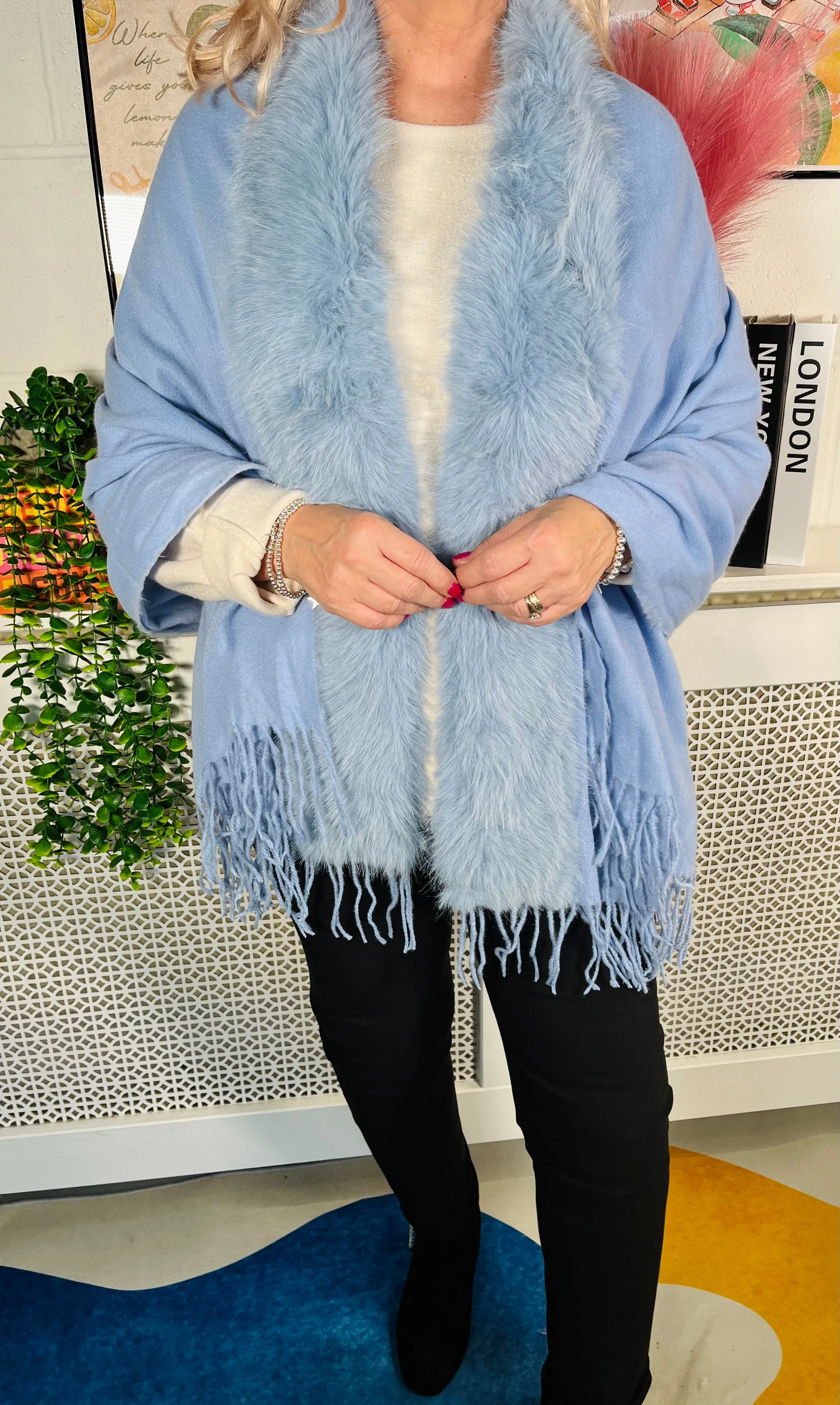 Minnie Faux Fur Shawl - Baby Blue