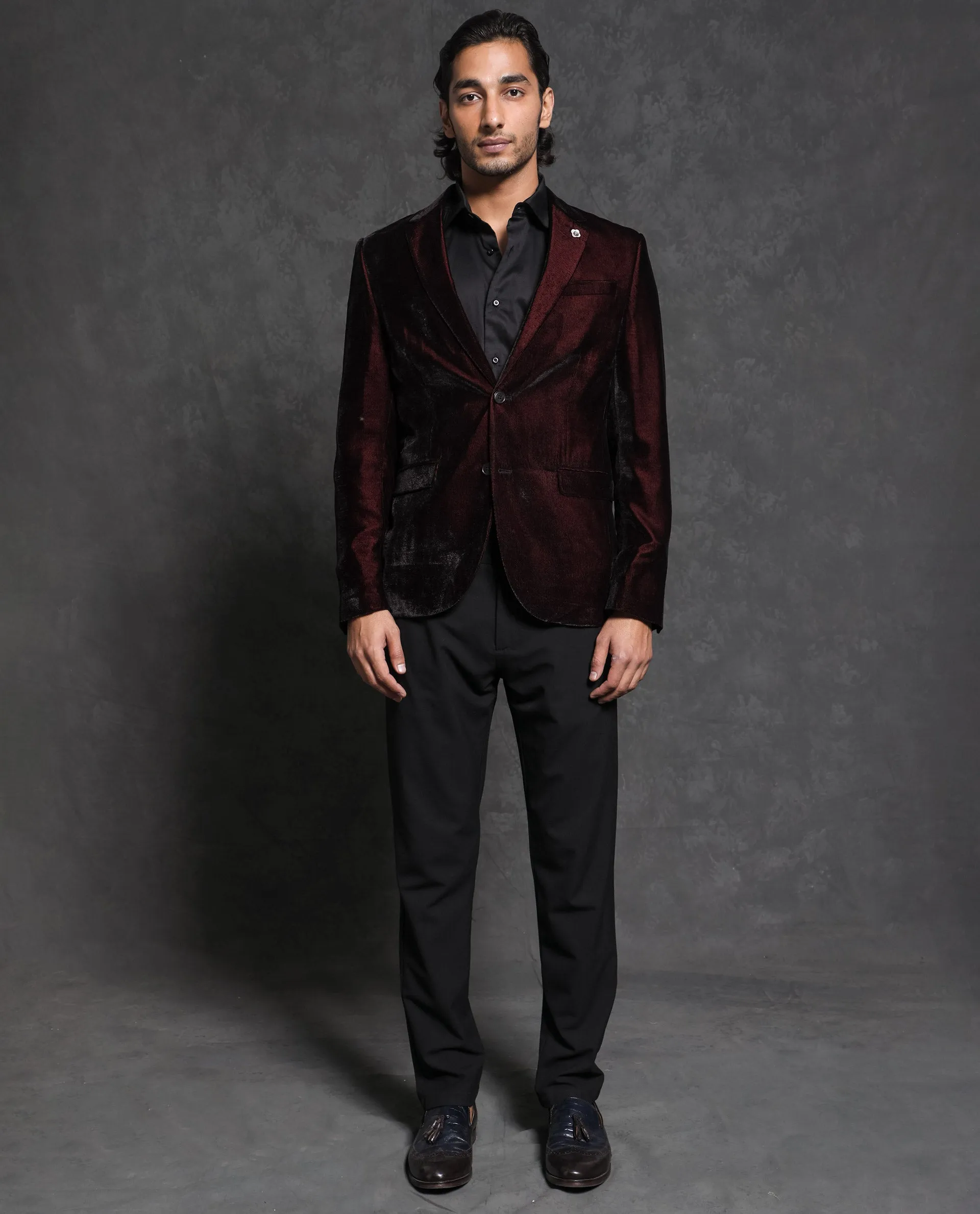 Rare Rabbit Men's Velter Dark Maroon Polyester Viscose Fabric Single Breasted Tailored Fit Two Tone Velvet Blazer